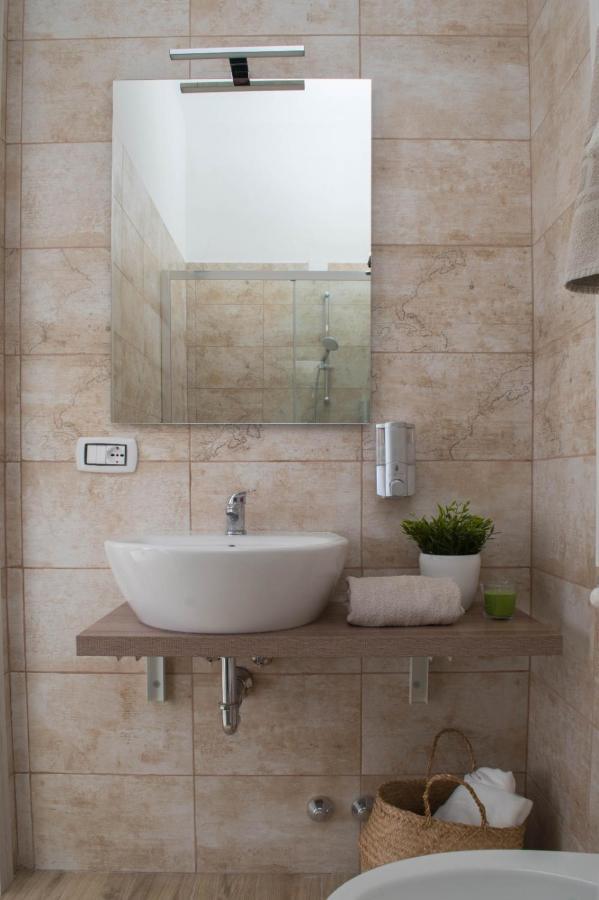 Tiber Rooms Testaccio Roma Exterior foto